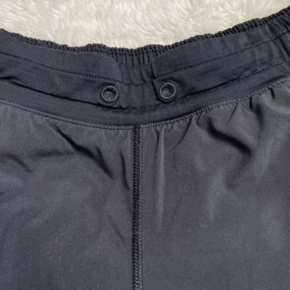 Lululemon Women's Black Hotty Hot Shorts Size 6 - Picture 8 of 10